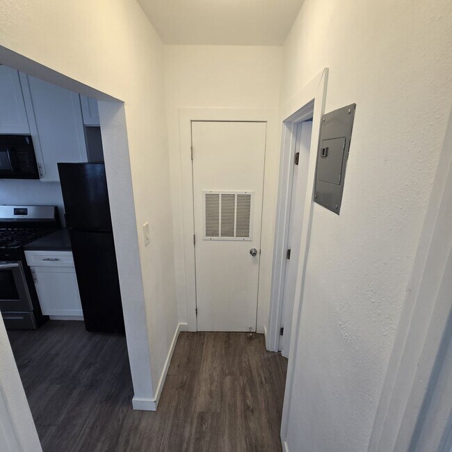 Interior Photo - Felton Apts.