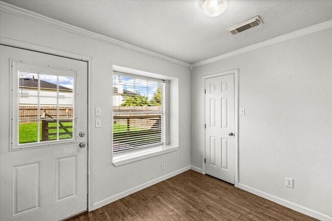 Building Photo - 158 Bristol Bend Ln