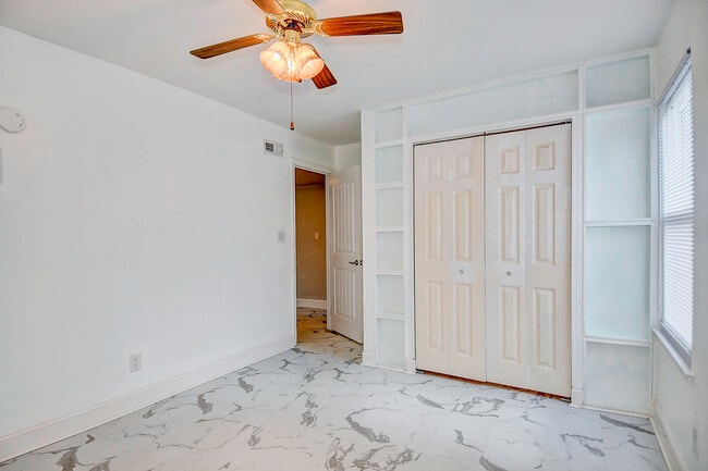 Building Photo - 3813 Clearwood Ct