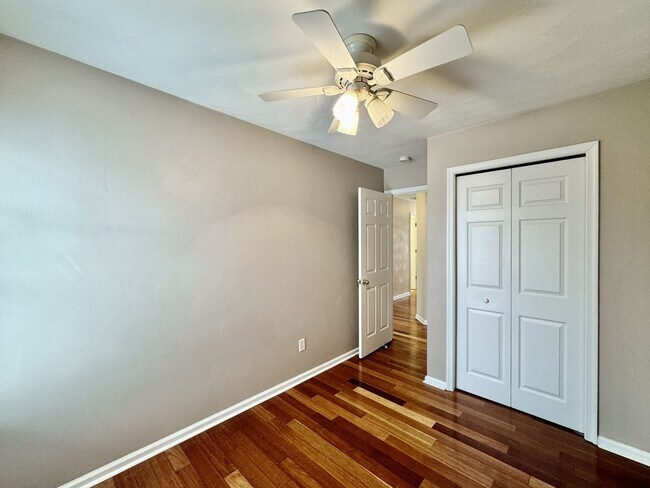 Building Photo - Beautiful 3 Bedroom Duplex by the Beach! A...