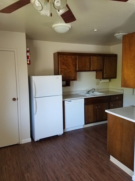 Building Photo - 834 Carlita Cir