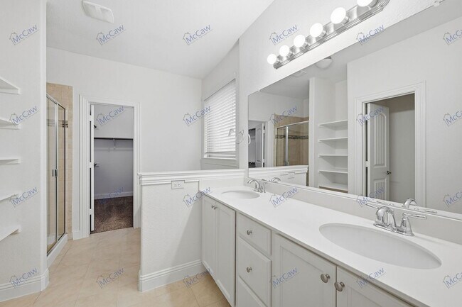 Building Photo - 3808 Hazelhurst Dr