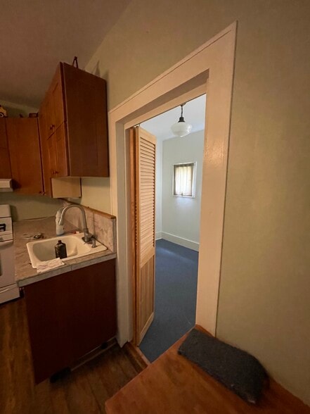 Unit 1 (3BR) - 24 Leatherstocking St