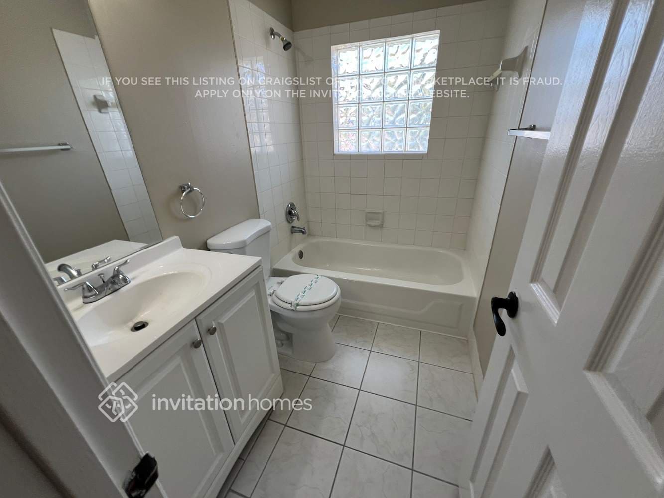 Building Photo - 3042 San Carlos Dr