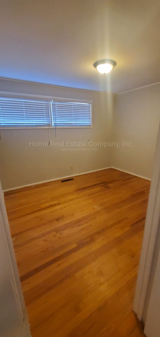 Building Photo - 2812 Hermitage Dr