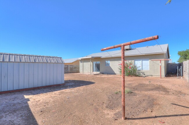 Building Photo - 3 Bedroom House with large yard Arizona City