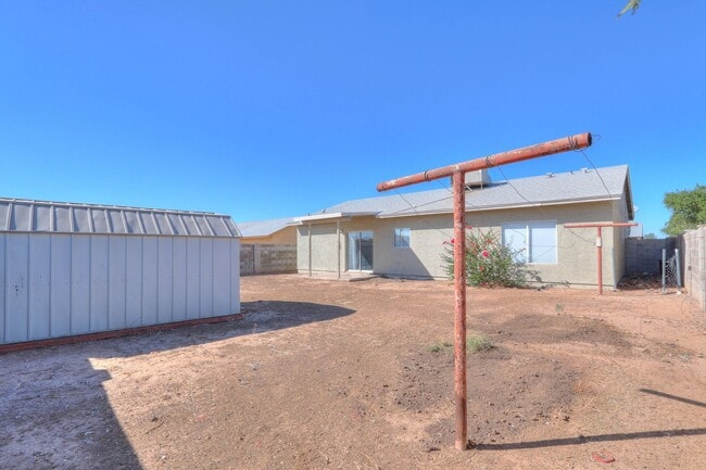 Building Photo - 9399 W Tinajas Dr