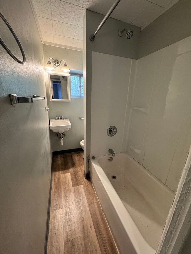 Building Photo - 218 Joliet Way