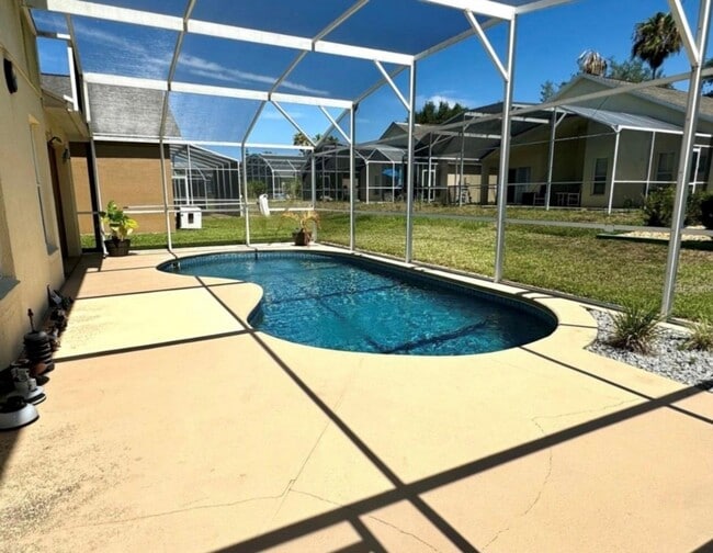 Building Photo - 1708 Clubhouse Cove