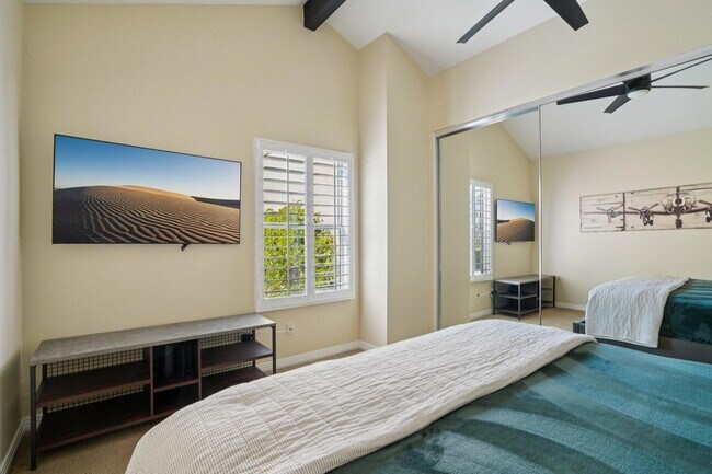 Building Photo - 29 Lakeshore Dr