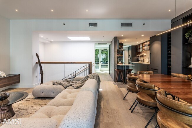 Building Photo - 3 br, 2.5 bath House - 489 Harrison Street...