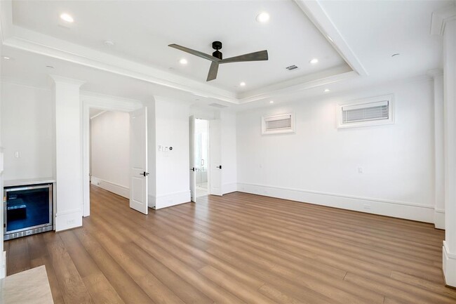 Building Photo - 39 Crain Sq Blvd