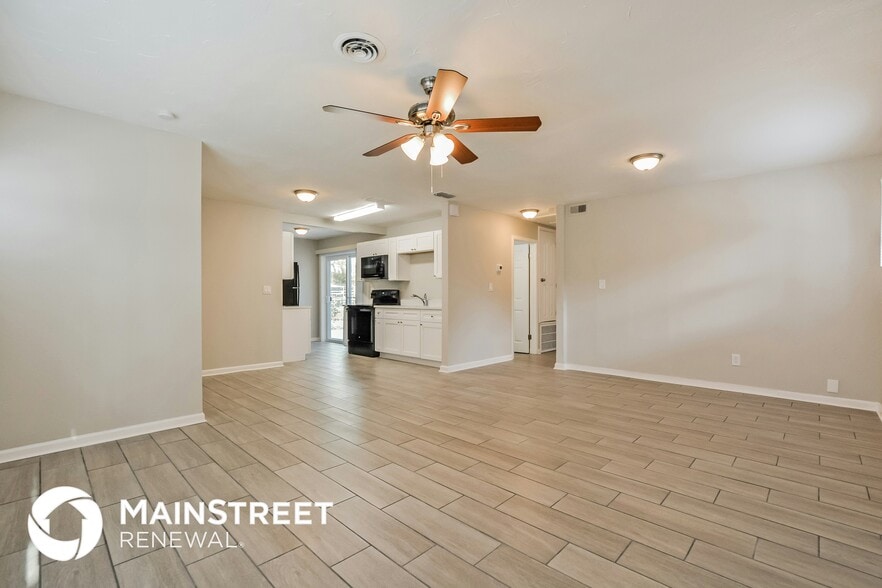 Building Photo - 1070 Emerald Dr