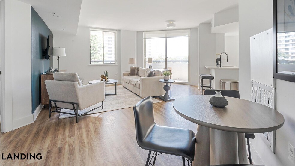 Building Photo - 1221 S Eads St