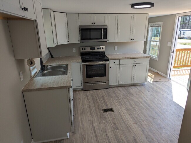 Building Photo - Affordable Co Living 2 Bedroom 1 Bathroom Home Available Now $850/mo rent