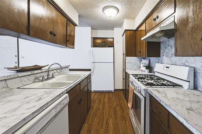 Building Photo - 4713 Sagebrush Trail