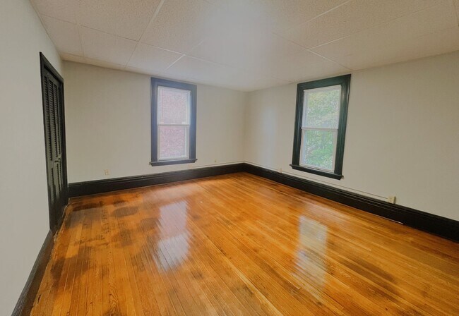 Building Photo - 50/52 West Housatonic Street