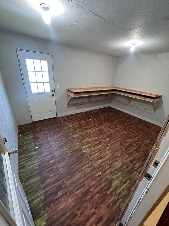 Building Photo - 4017 Nelson Heights
