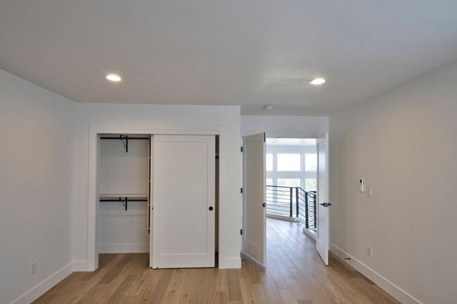 Building Photo - 2580 N W Awbrey Point Cir