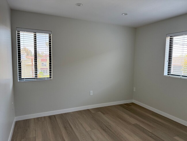 Building Photo - 2616 ELL