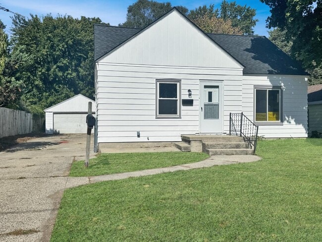 Primary Photo - 229 Lemyra St SE