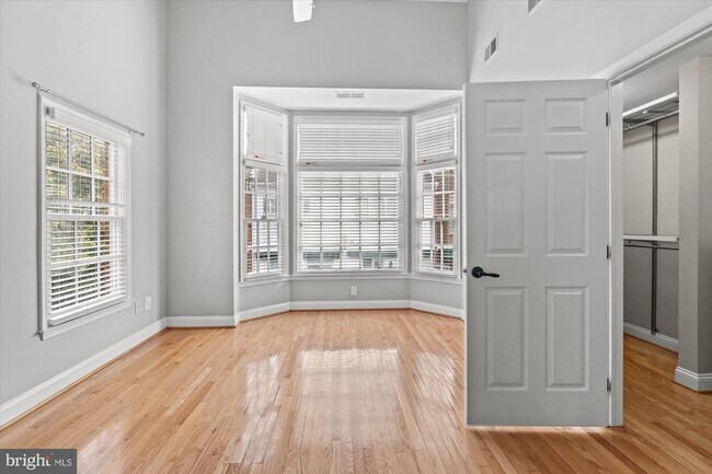 Building Photo - 306 S Fayette St