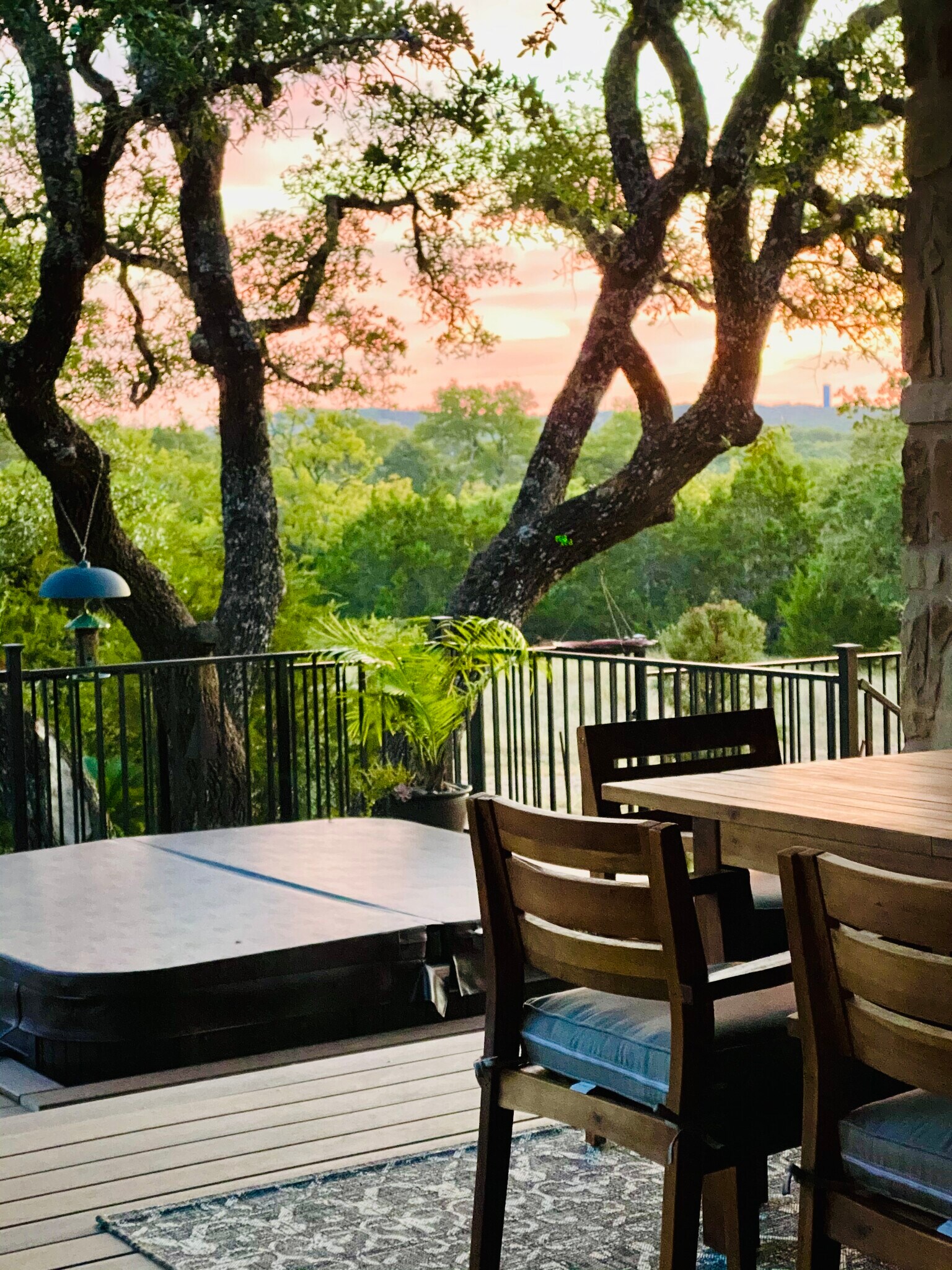 5-person hot tub with 140 jets and gazebo - 429 Pink Granite Blvd