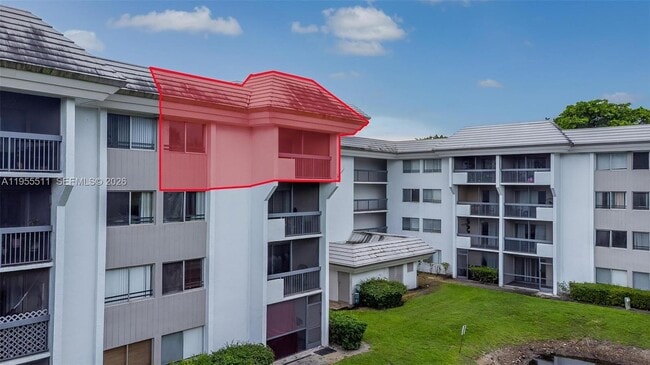 Building Photo - 711 N Pine Island Rd