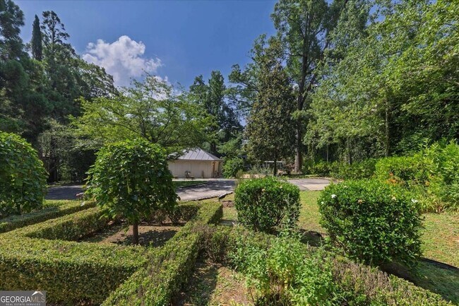 Building Photo - 2538 Parkside Dr NE