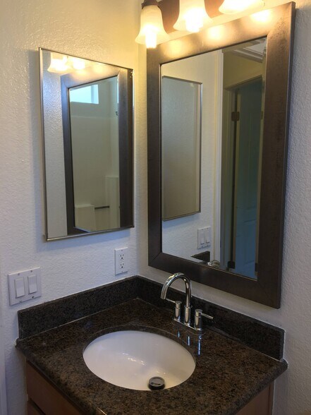 Building Photo - 12675 Camino Mira del Mar