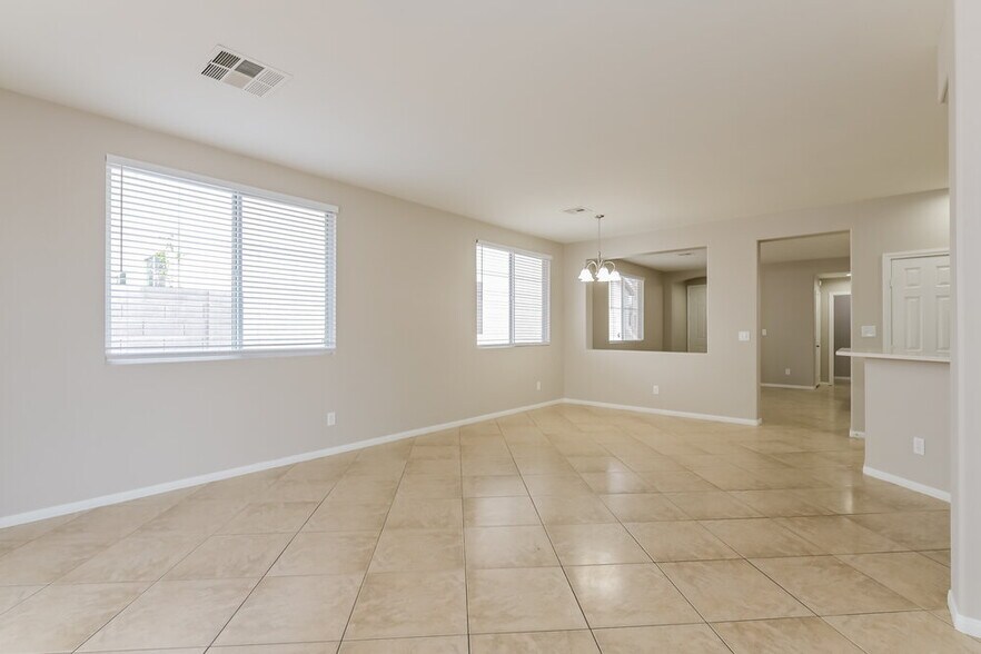 Building Photo - 9184 Cazador St