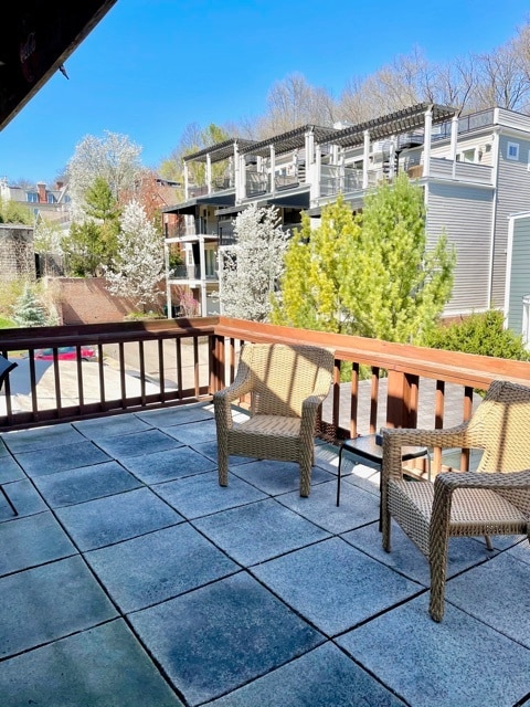 Deck - 1026 Paradrome St