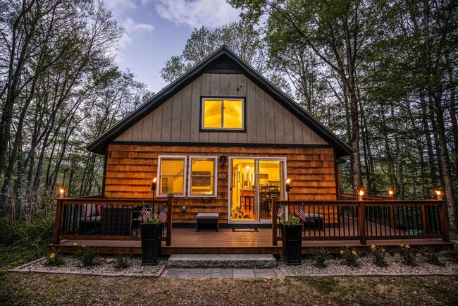 Building Photo - 32 Attitash Loop