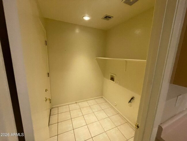 Building Photo - 291 S Forest Dr