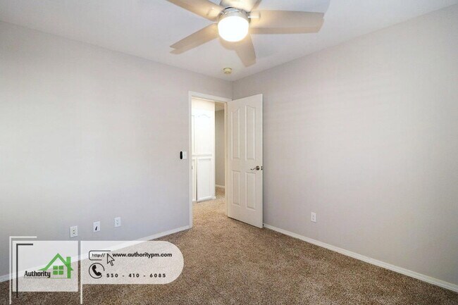 Building Photo - 2378 Castlewood Dr