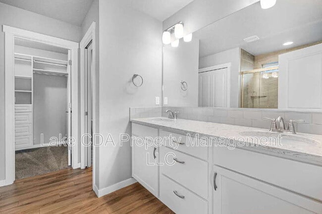 Building Photo - 2892 W Rimbaud Ave