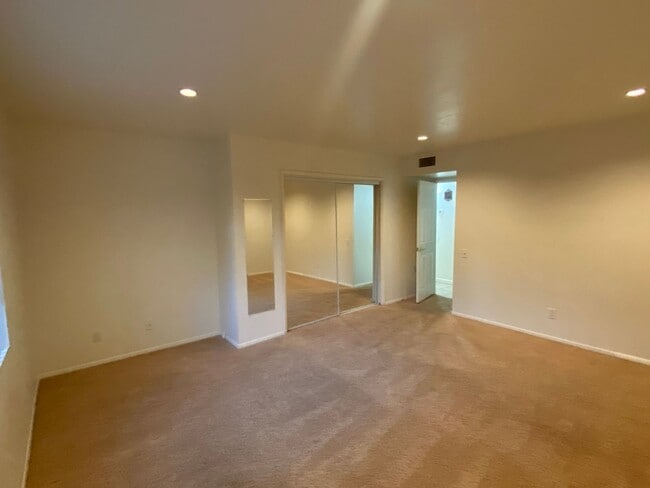 Building Photo - Spacious West Sedona home on a private 1.1...