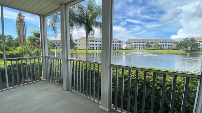 Building Photo - Beautiful Condo Fully Remodeled!! A Must See To Appreciate!!