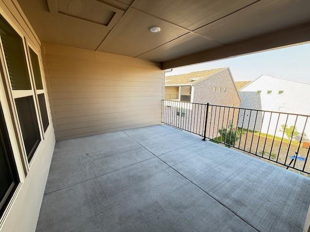 Building Photo - 305 Blackthorne Dr