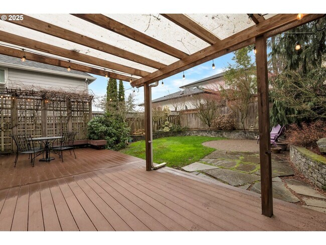 Building Photo - Gorgeous Executive Style Home in Southwest...