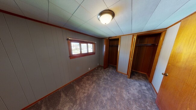 Building Photo - Spacious 2 Bed 1.5 Bath Home with Garage f...
