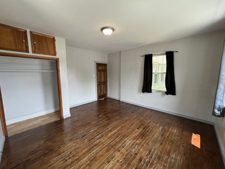 Building Photo - 1502 Mt Pleasant St