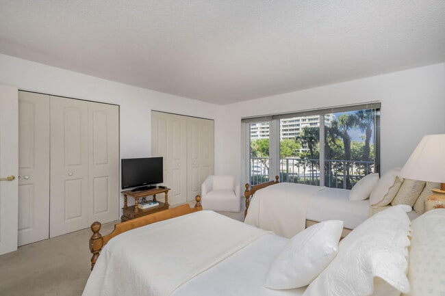 Building Photo - 4301 N Ocean Blvd