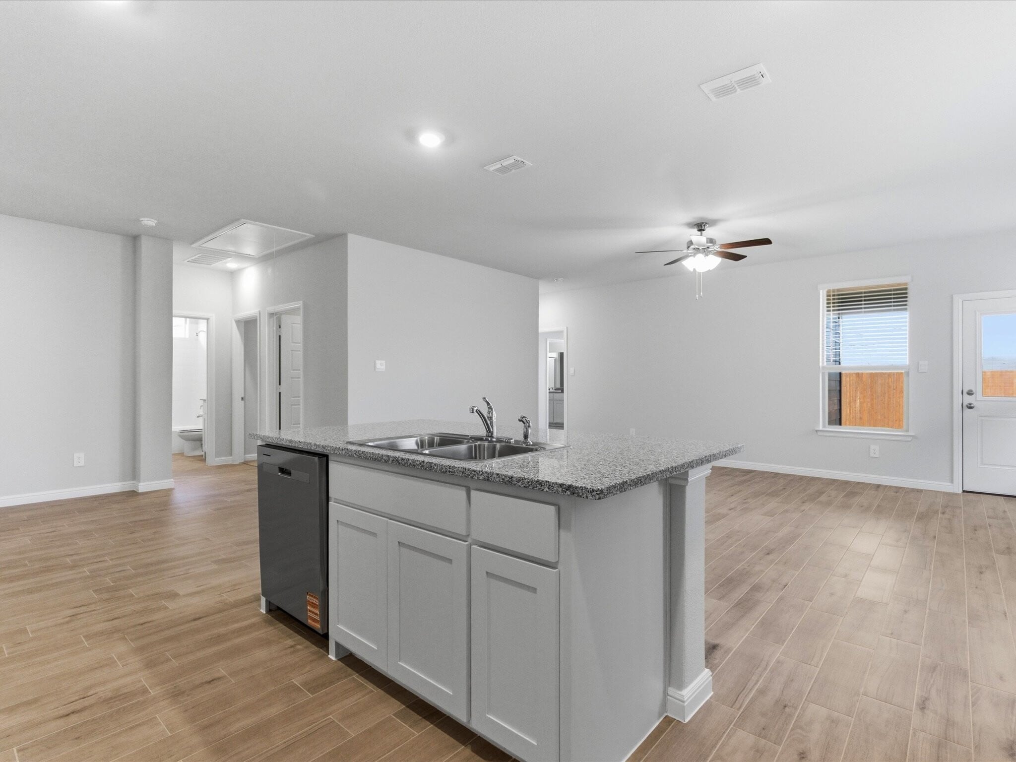 Kitchen - 713 Amber Fields Dr