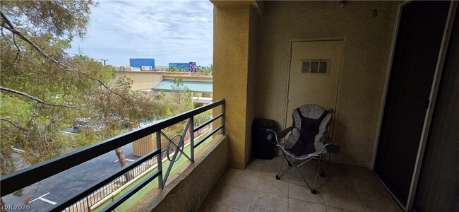 Building Photo - 270 E Flamingo Rd
