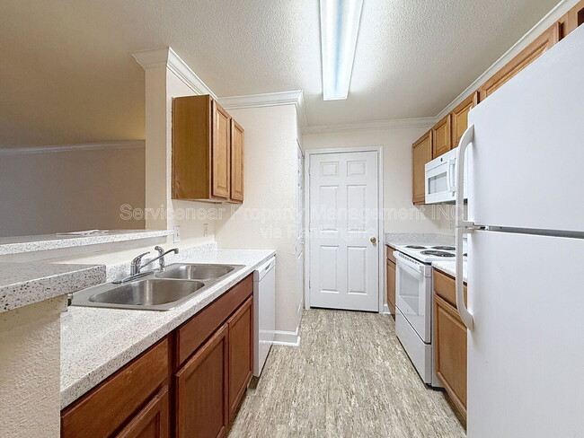 Building Photo - 18487 Bridle Club Dr