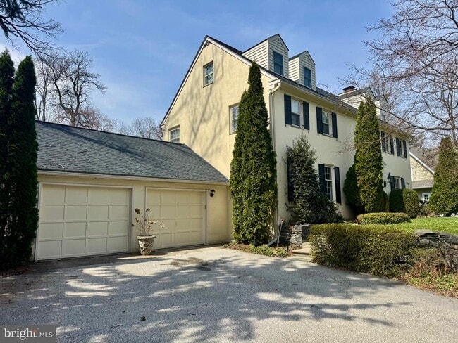 Building Photo - 128 Avon Rd