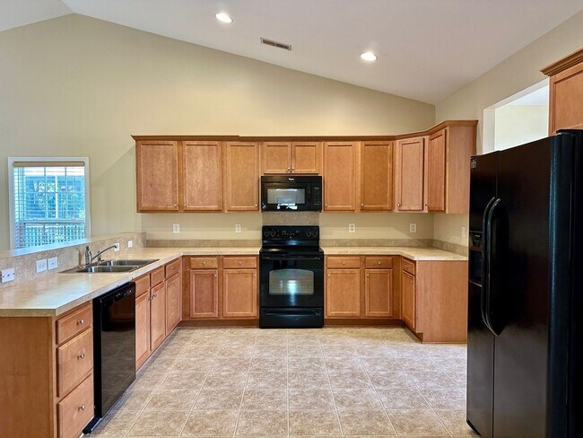 Building Photo - Long Term Rental - Summerville, South Carolina