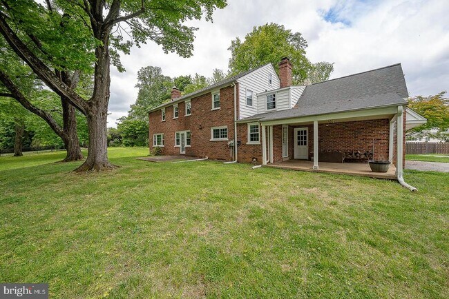 Building Photo - 538 Conestoga Rd