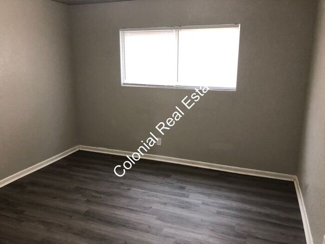 Building Photo - Very nice 2 bedroom 1 bathroom apartment n...
